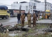 Bupati Tinjau Langsung Pembersihan Dranase