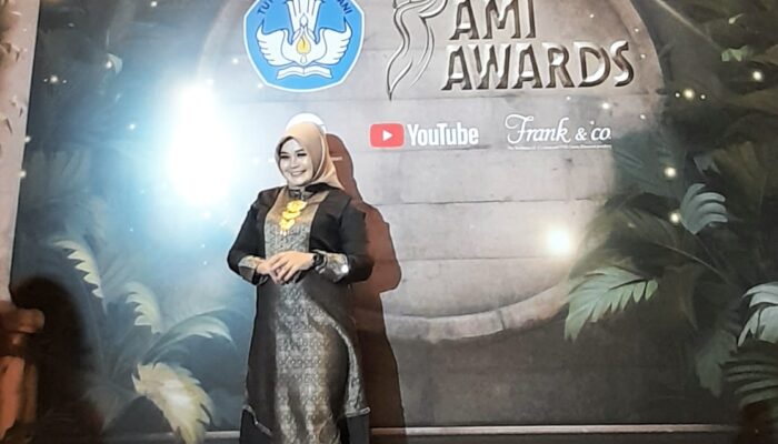 Cantik Asal Medan Masuk Nominasi AMI Awards 2023