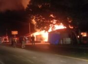 Cafe Ternama WKK Cikampak Ludes dilalap Si Jago Merah