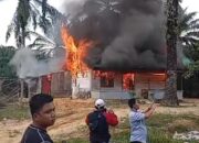 Dua Rumah dan Dua Mobil Sasaran Amukan Massa.