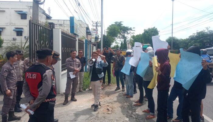 Skandal Retribusi Tebingtinggi, Mahasiswa Desak Kejari Bergerak.