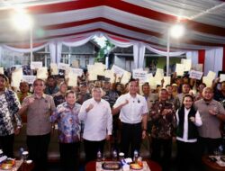 Lampaui Target Penyelesaian PTSL, Menko AHY dan Wamen Ossy Serahkan Langsung Sertipikat Masyarakat Kabupaten Pacitan
