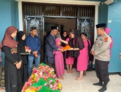 Kapolres Labusel Takziah ke Rumah Duka Istri Kapolsub Sektor Teluk Panji