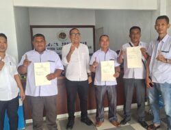 Kantah Labusel Bagikan Sertifikat Elektronik Program PTSL 2025 ke Desa Pekan Tolan