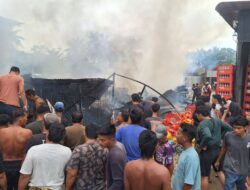 Satu Unit Rumah Semi Permanen Ludes Dilalap Api di Desa Asam Jawa
