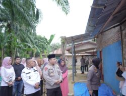 Kapolres Labusel Tinjau Bedah Rumah dan Beri Santunan Anak Yatim di Silangkitang