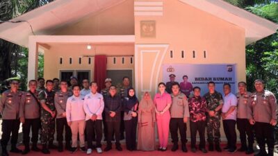 Sinergi Peduli Stunting Wabup Labusel dan Kapolres Serahkan Rumah Layak Huni untuk Anak Terdampak Stunting
