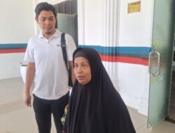 Diusia Yang Senja Ibu Nur, Mohon Bupati dan Presiden RI Selamatkan Dua Putranya yang Ditahan Imigrasi Kamboja